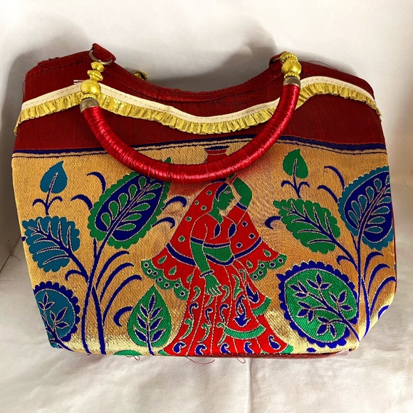 Lotus and Woman Decorated Exotic Tote Zip Closure - Picture 3 of 7